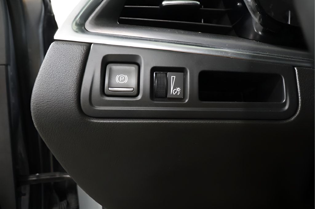 Used 2024 Cadillac XT5 Luxury AWD/4WD image 18