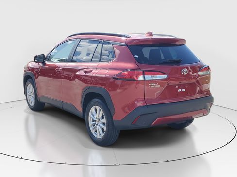 Used 2022 Toyota Corolla Cross LE w/ Moonroof Package image 5