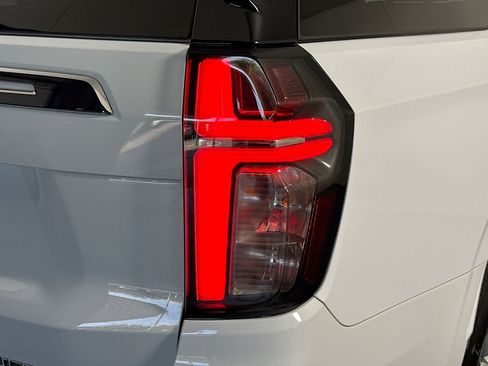 Used 2023 Chevrolet Suburban Premier image 34