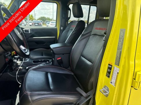 Used 2023 Jeep Wrangler Unlimited Rubicon w/ LED Lighting Group AWD/4WD image 11