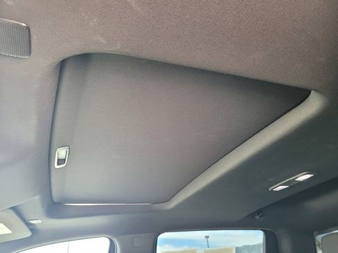 Used 2022 Chevrolet Silverado 1500 ZR2 w/ Technology Package image 17