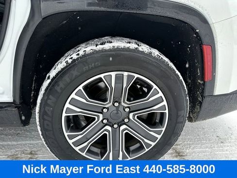 Used 2024 Jeep Wagoneer Series II image 23