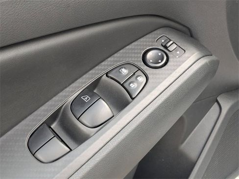 Used 2024 Nissan Altima 2.5 SV image 13