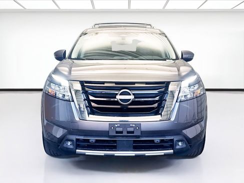 Used 2022 Nissan Pathfinder SL w/ SL Premium Package image 2