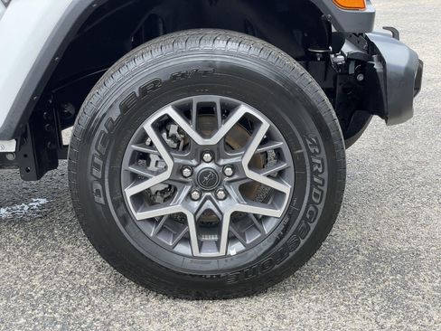 Certified 2025 Jeep Wrangler Unlimited Sahara AWD/4WD image 52