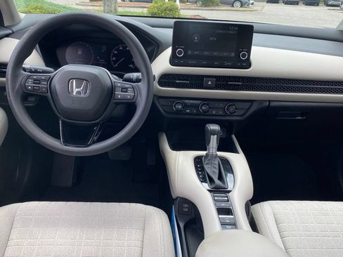 Used 2024 Honda HR-V LX image 9