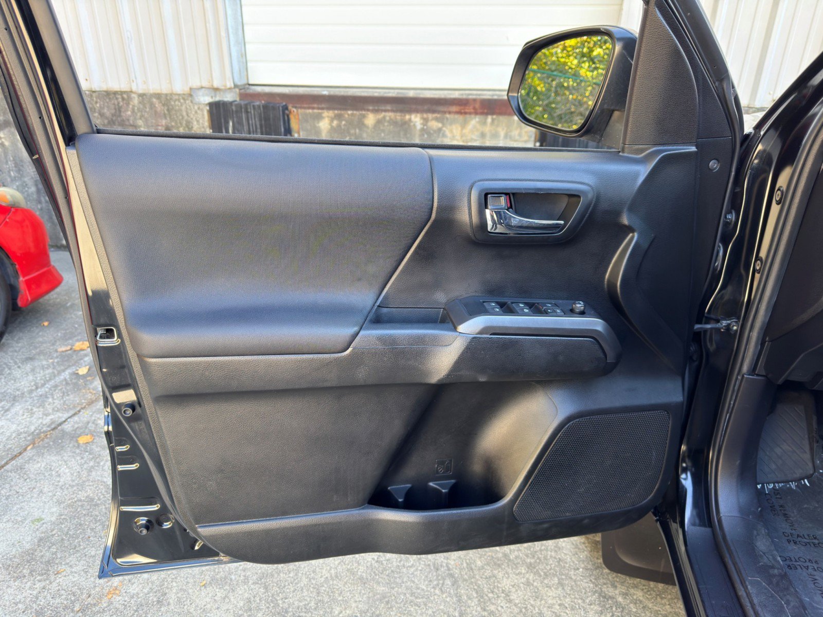 Used 2021 Toyota Tacoma TRD Off-Road w/ Technology Package AWD/4WD image 31