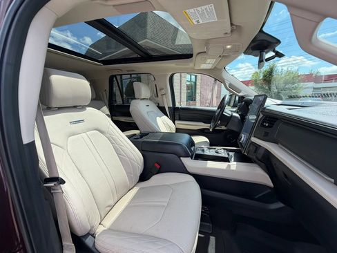 Used 2024 Ford Expedition Max Platinum AWD/4WD image 33