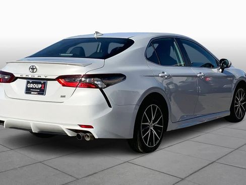 Used 2024 Toyota Camry SE image 12