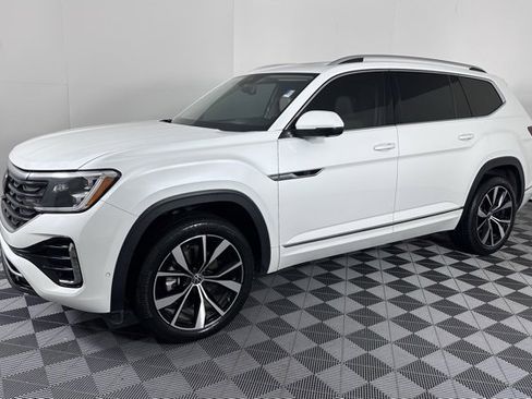 Used 2024 Volkswagen Atlas SEL Premium R-Line image 4
