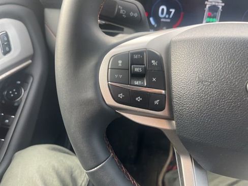 Used 2025 Ford Explorer Active image 34