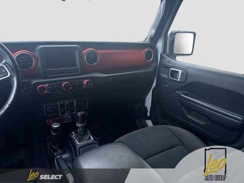 Used 2018 Jeep Wrangler Unlimited Rubicon w/ Cold Weather Group image 23