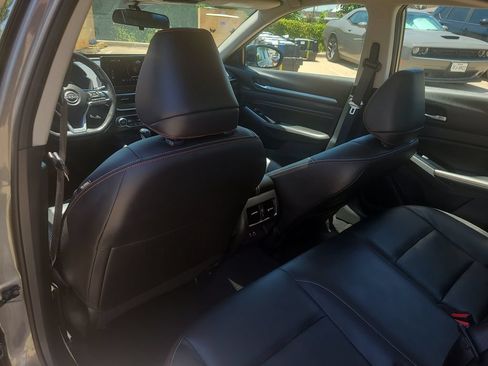 Certified 2023 Nissan Altima 2.0 SR FWD image 10