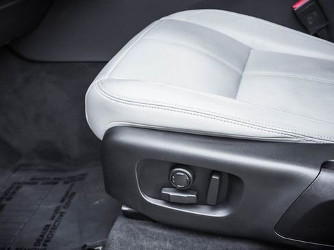 Used 2024 Land Rover Range Rover Velar Dynamic SE image 11