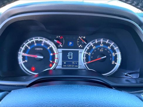 Used 2018 Toyota 4Runner SR5 Premium AWD/4WD image 26