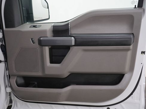 Used 2018 Ford F150 XLT AWD/4WD image 9