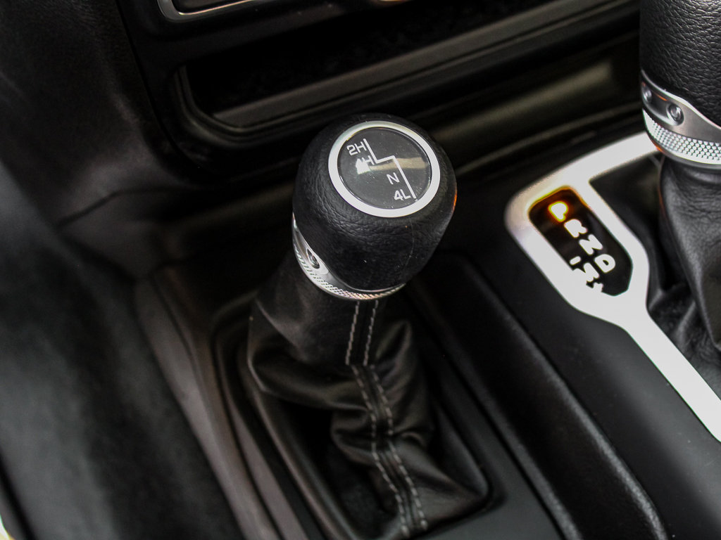 Used 2024 Jeep Gladiator Sport w/ Dual Top Group AWD/4WD image 38