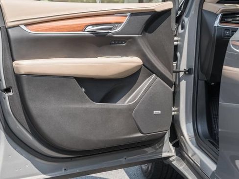 Used 2019 Cadillac XT5 Platinum AWD/4WD image 38