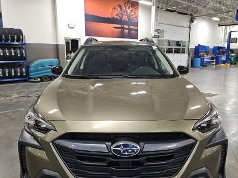 Used 2025 Subaru Outback Limited XT image 3