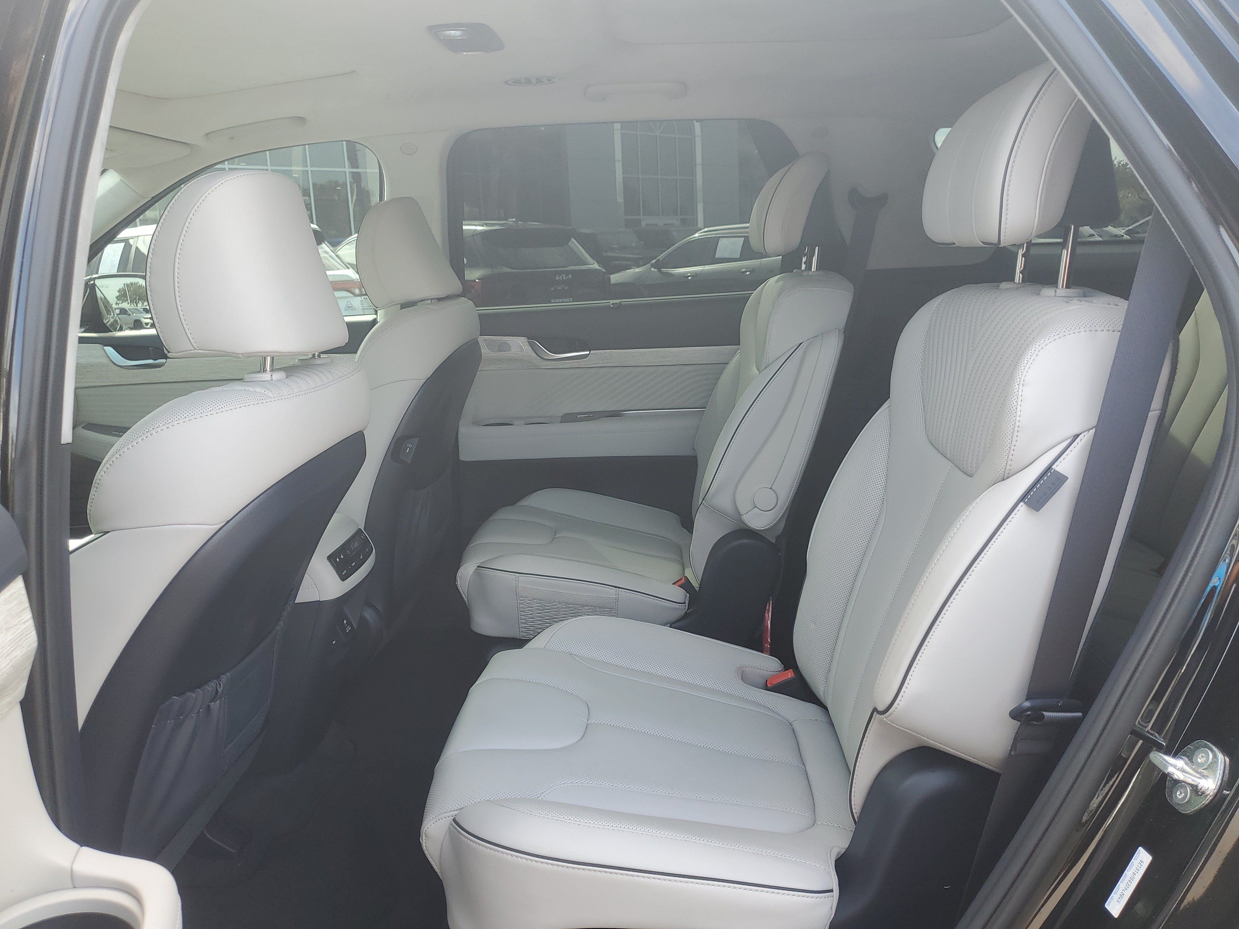 Used 2025 Hyundai Palisade Calligraphy FWD image 9