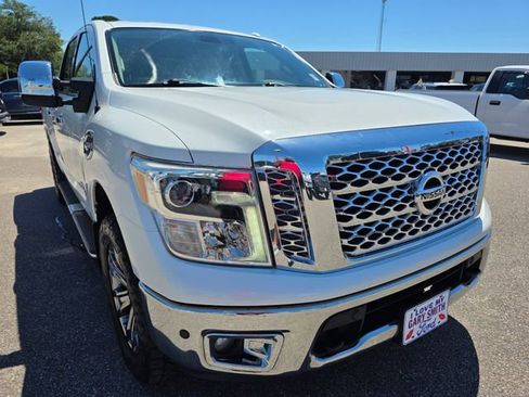 Used 2017 Nissan Titan SL w/ Chrome Package AWD/4WD image 2