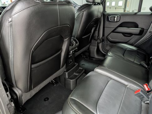 Used 2022 Jeep Wrangler Unlimited Sahara w/ LED Lighting Group image 19