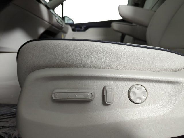 New 2026 Honda Odyssey Touring image 11