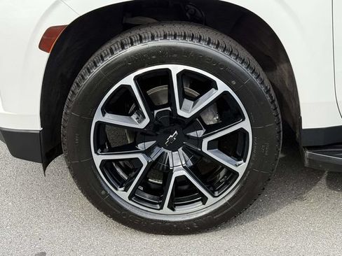 Certified 2022 Chevrolet Tahoe RST w/ Sport Performance Package AWD/4WD image 8
