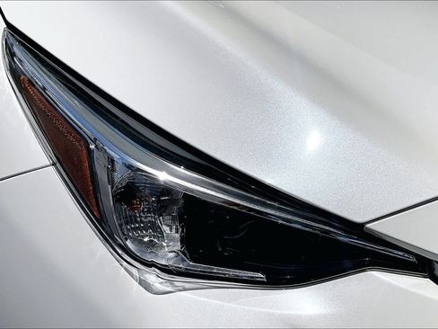 Used 2025 Subaru Crosstrek 2.5i Premium AWD/4WD image 28
