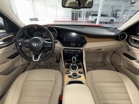 Used 2021 Alfa Romeo Giulia Ti w/ Premium Package image 23