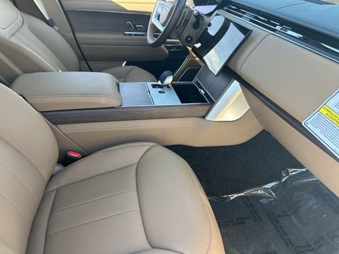New 2026 Land Rover Range Rover Autobiography AWD/4WD image 11