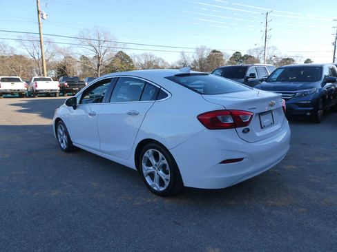 Used 2017 Chevrolet Cruze Premier image 8