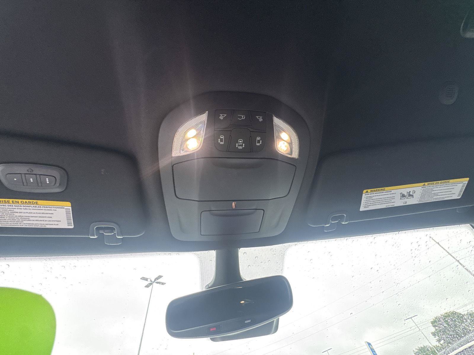 Used 2025 Chrysler Pacifica Select FWD image 26