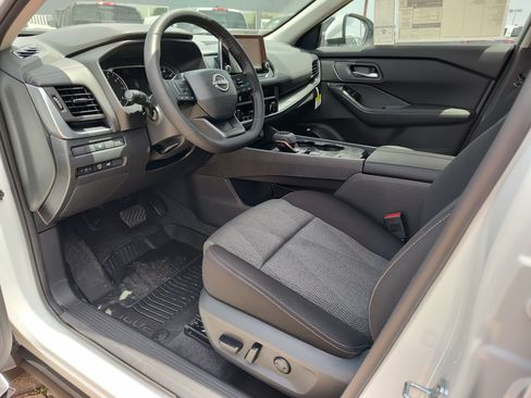 New 2026 Nissan Rogue SV FWD image 2