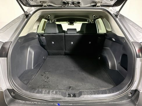 Used 2021 Toyota RAV4 LE FWD image 27
