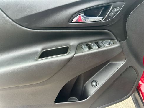 Used 2021 Chevrolet Equinox LT image 11