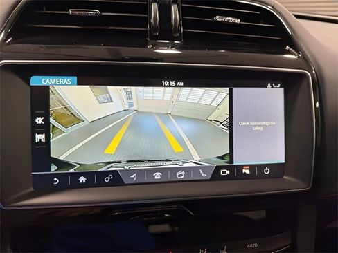 Used 2019 Jaguar F-PACE Prestige image 21