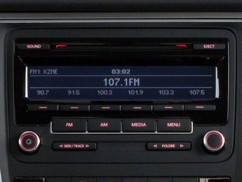 Used 2013 Volkswagen Passat TDI SEL Premium image 9