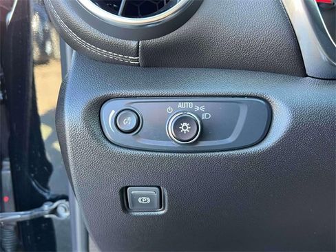 Used 2025 Chevrolet Blazer LT w/ Driver Confidence Package image 22