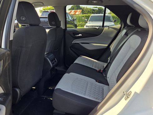 Certified 2022 Chevrolet Equinox LS w/ LS Convenience Package FWD image 10