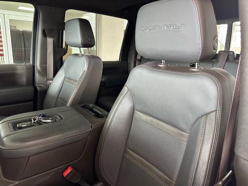 Used 2022 GMC Sierra 2500 Denali w/ Denali Ultimate Package image 25