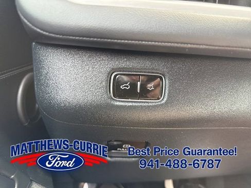 Used 2025 Lincoln Navigator Reserve AWD/4WD image 29