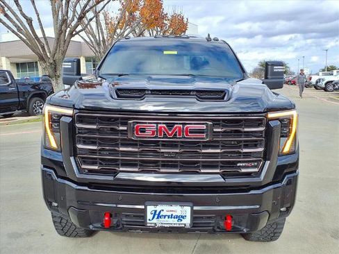 Used 2025 GMC Sierra 2500 AT4X image 25