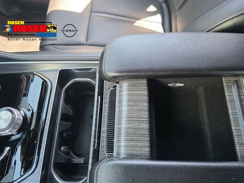 Used 2024 Jeep Wagoneer L Series II w/ Flexible Seating Group AWD/4WD image 22