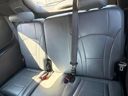Used 2024 Buick Enclave Premium AWD/4WD image 22
