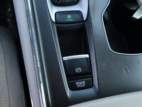 Used 2019 Honda Accord LX image 30