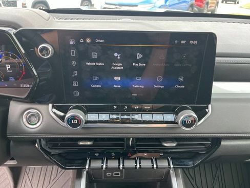 Used 2024 Chevrolet Colorado LT w/ LT Convenience Package RWD image 18