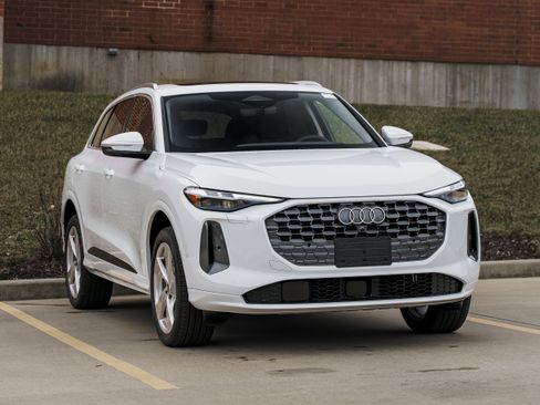 New 2025 Audi Q5 Premium Plus image 2