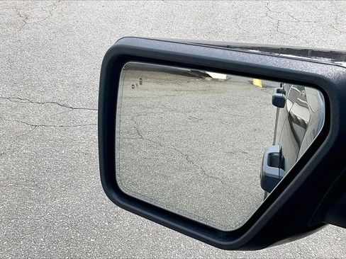 Used 2022 Ford F150 Lariat w/ Trailer Tow Package image 29