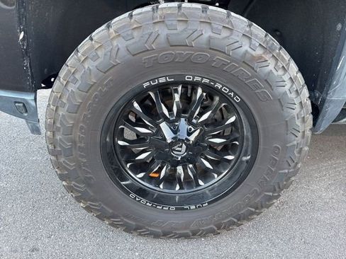 Used 2021 GMC Sierra 2500 Denali w/ Denali Black Diamond Edition image 6